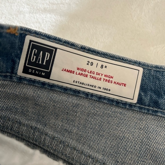 GAP Wide Leg Sky High Jeans (NWT) - Picture 3 of 4